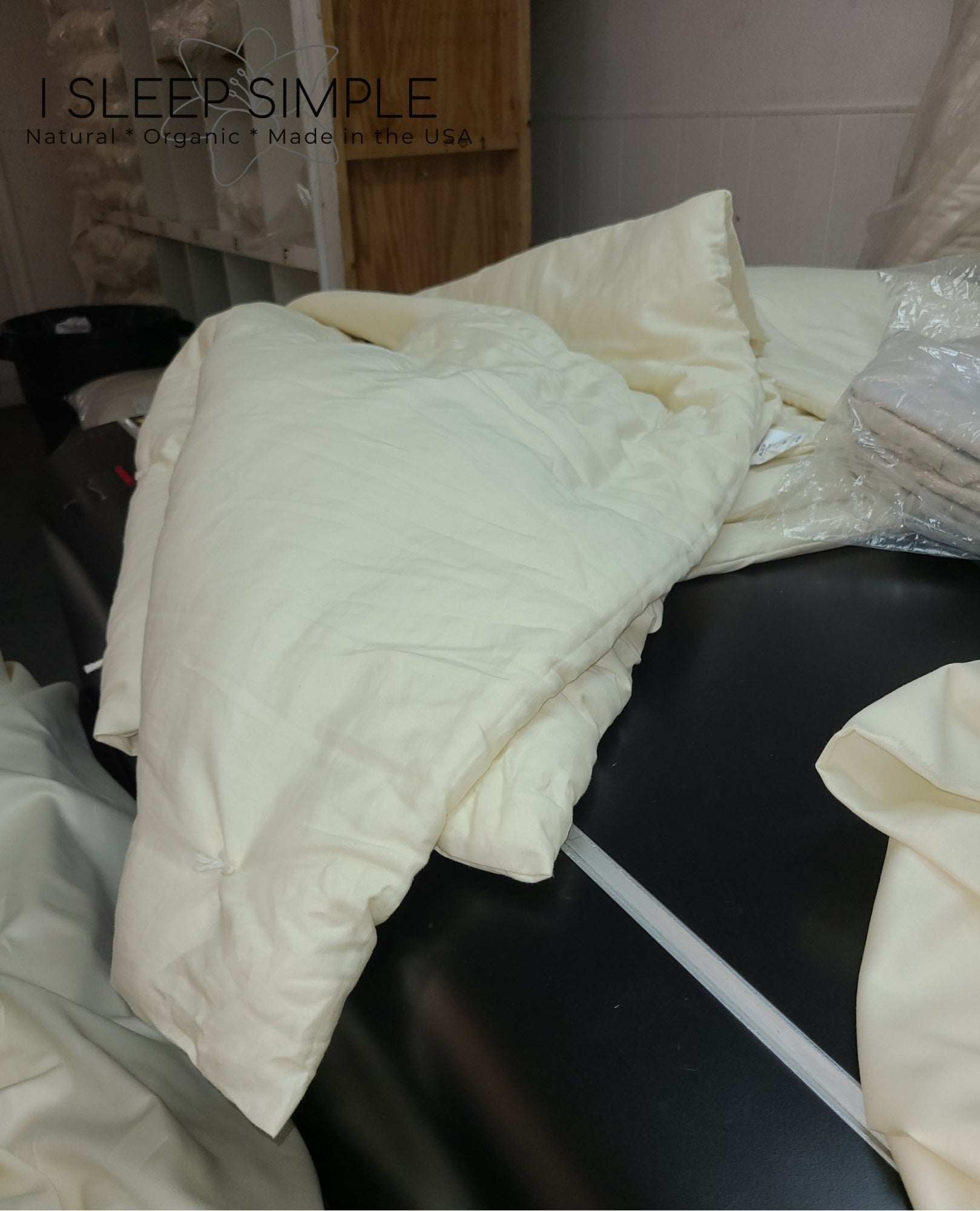 Eco-friendly organic cotton duvet, handmade for all-season comfort, GOTS certified, USA-grown, hypoallergenic bedding.
